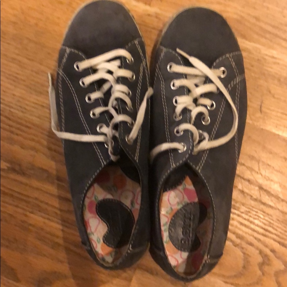 Born tennis shoes charcoal gray